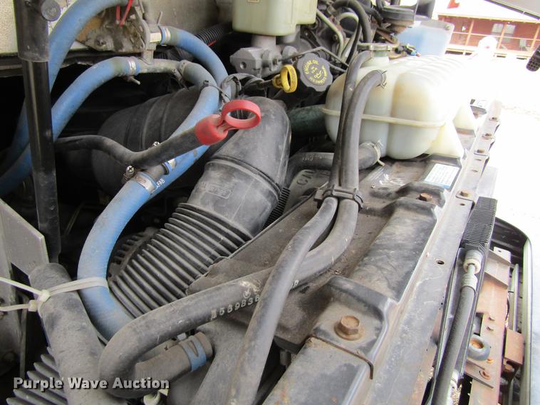 image for item DF3767 2003 Workhorse box truck