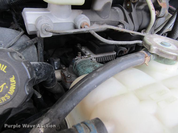 image for item DF3767 2003 Workhorse box truck