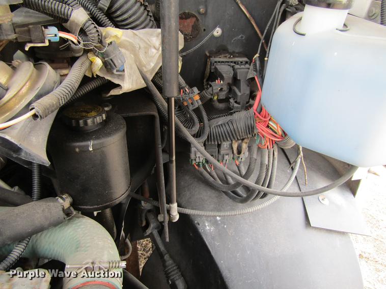 image for item DF3767 2003 Workhorse box truck