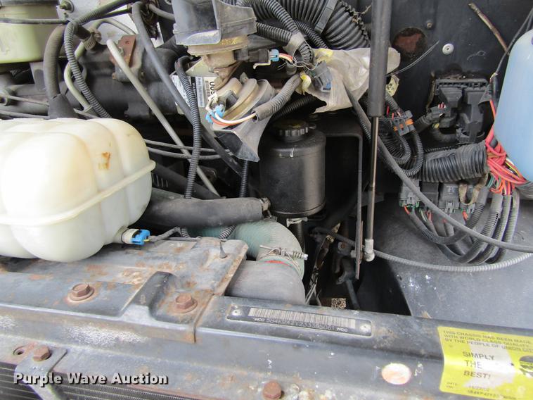 image for item DF3767 2003 Workhorse box truck