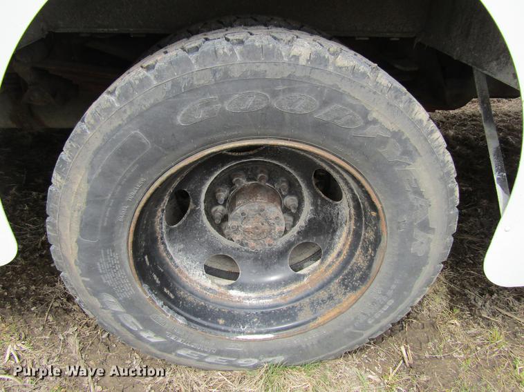 image for item DF3767 2003 Workhorse box truck