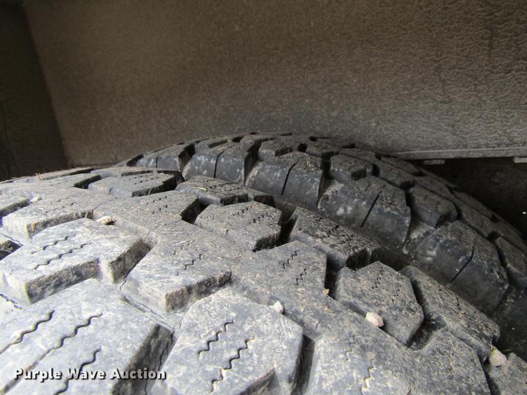 image for item DF3767 2003 Workhorse box truck