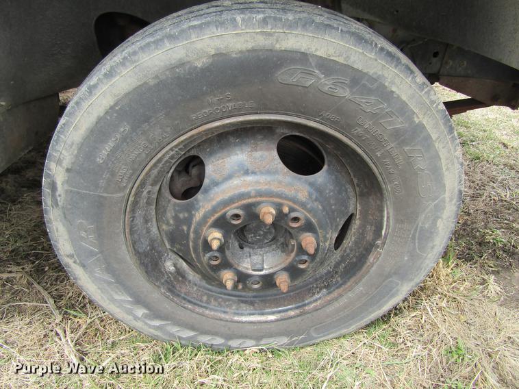 image for item DF3767 2003 Workhorse box truck