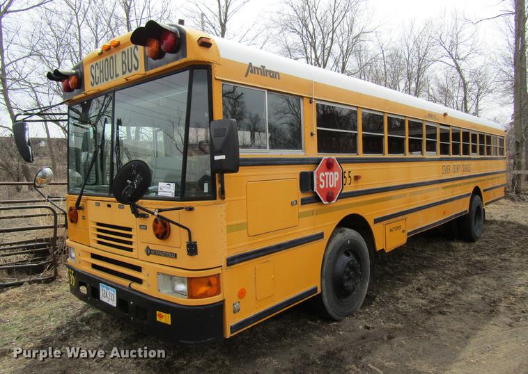image for item DF3768 2000 International 3000 school bus