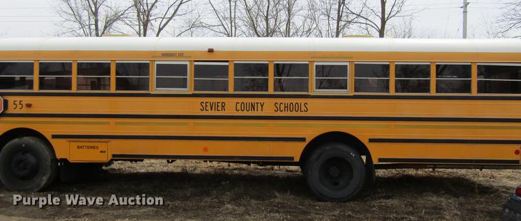 image for item DF3768 2000 International 3000 school bus