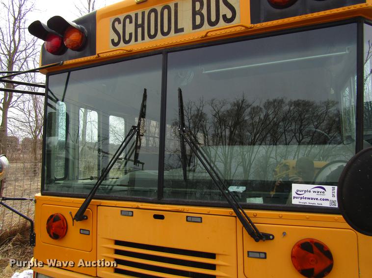 image for item DF3768 2000 International 3000 school bus