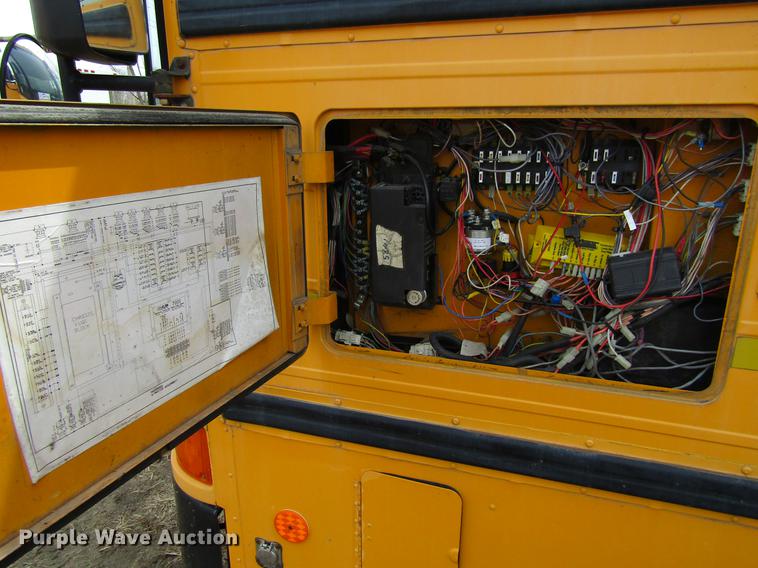 image for item DF3768 2000 International 3000 school bus