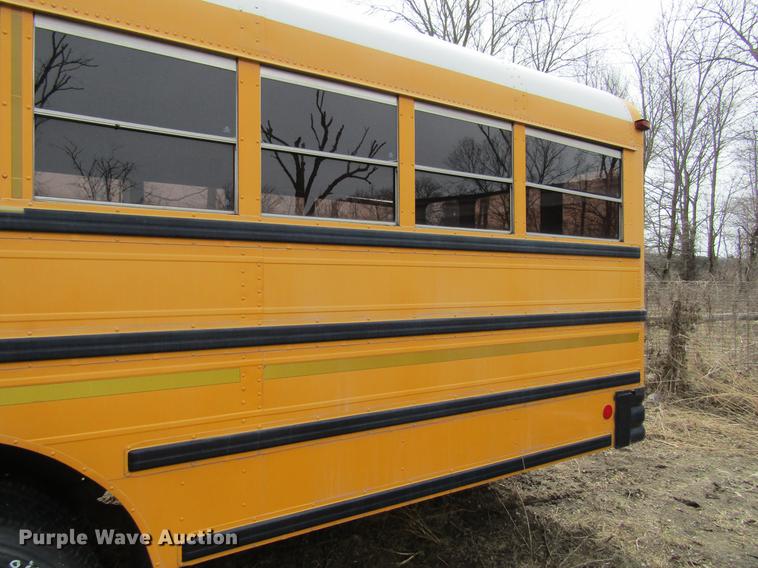 image for item DF3768 2000 International 3000 school bus