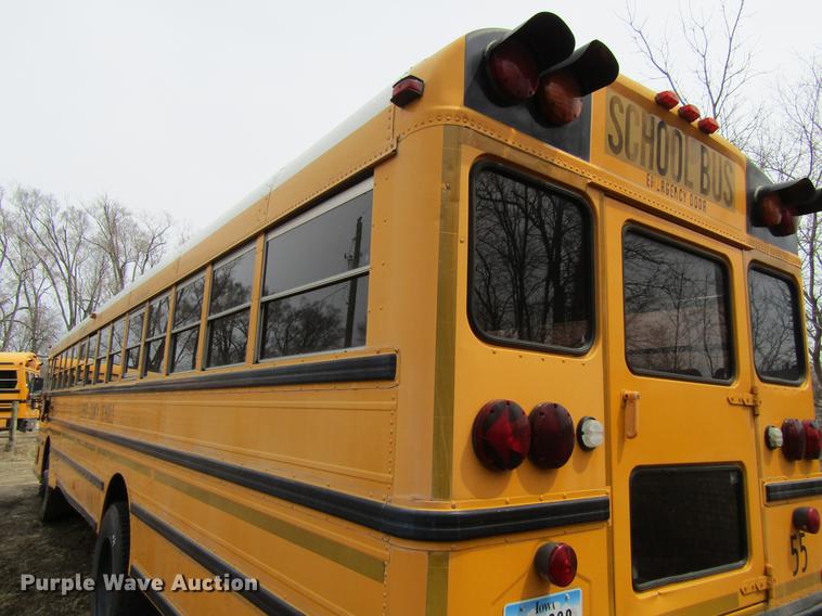 image for item DF3768 2000 International 3000 school bus
