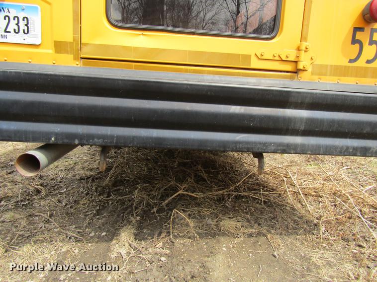 image for item DF3768 2000 International 3000 school bus