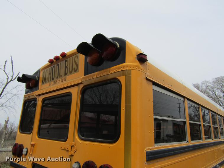image for item DF3768 2000 International 3000 school bus