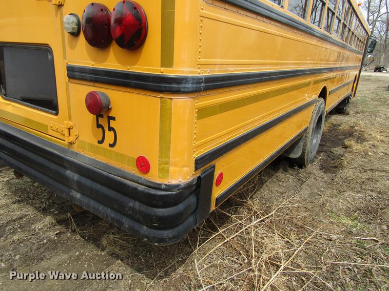 image for item DF3768 2000 International 3000 school bus