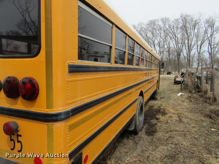 image for item DF3768 2000 International 3000 school bus