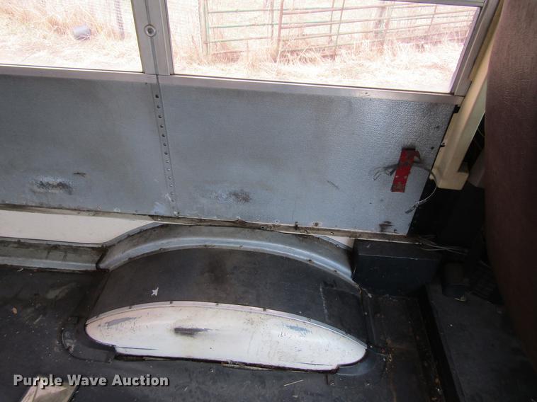 image for item DF3768 2000 International 3000 school bus