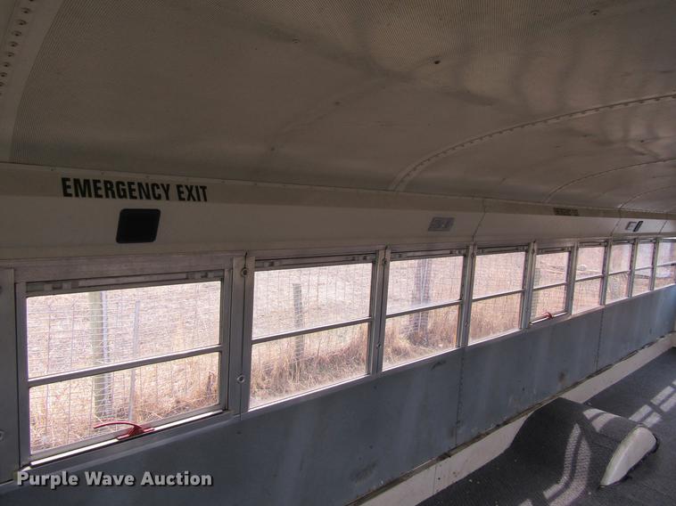 image for item DF3768 2000 International 3000 school bus