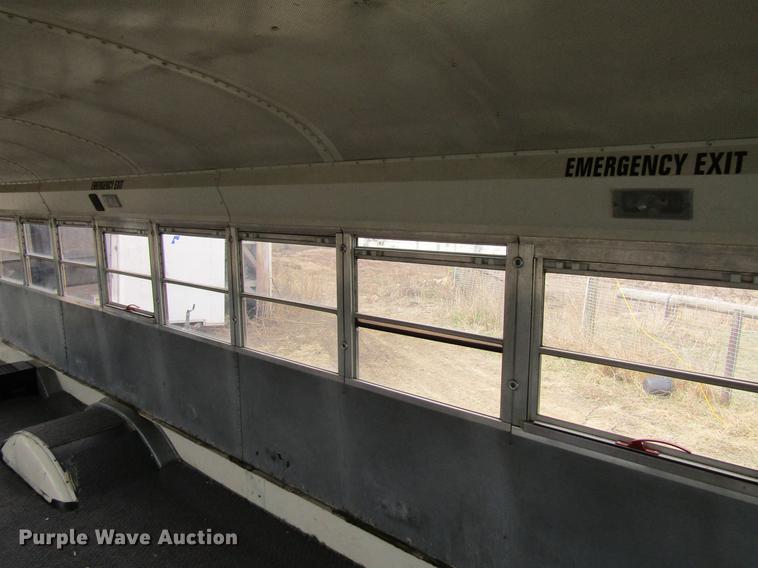 image for item DF3768 2000 International 3000 school bus