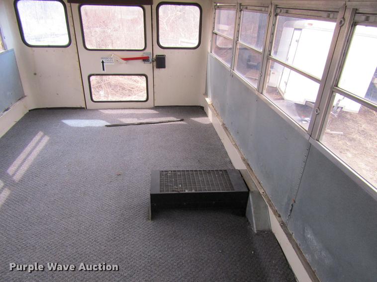 image for item DF3768 2000 International 3000 school bus