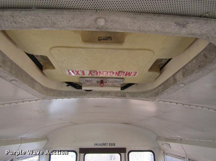 image for item DF3768 2000 International 3000 school bus