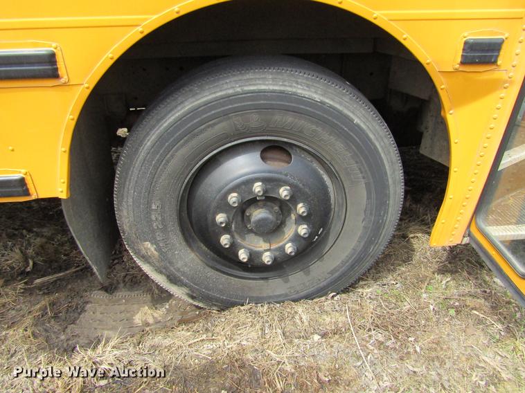 image for item DF3768 2000 International 3000 school bus