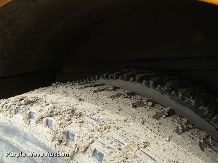 image for item DF3768 2000 International 3000 school bus