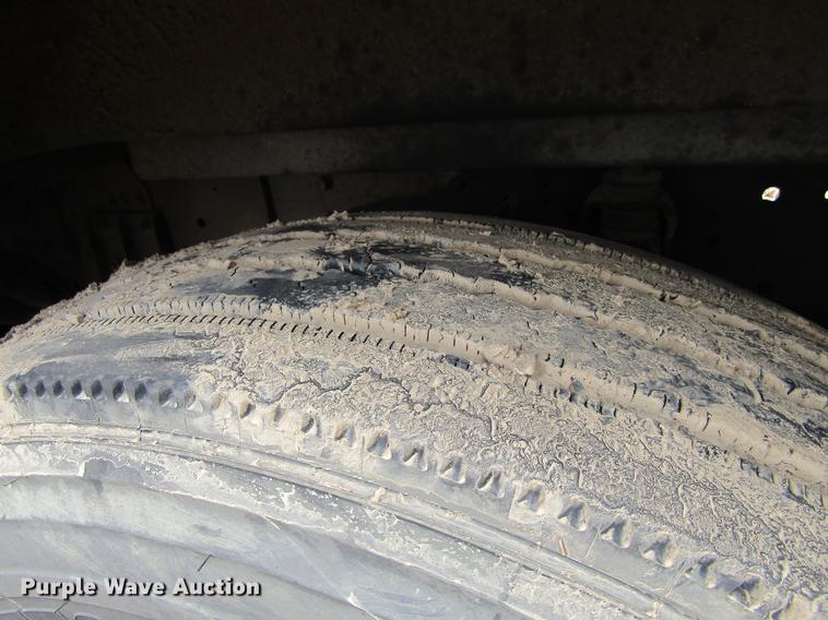 image for item DF3768 2000 International 3000 school bus