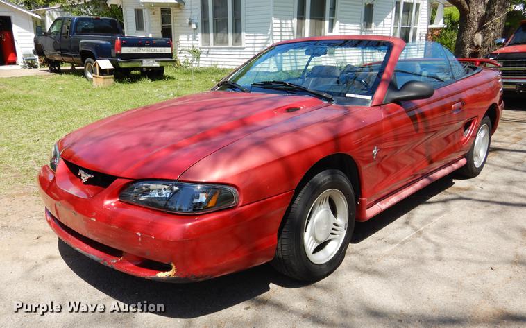 image for item DK9890 1995 Ford Mustang convertible