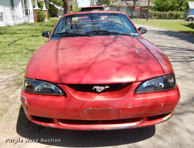 image for item DK9890 1995 Ford Mustang convertible