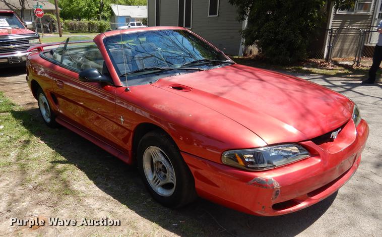image for item DK9890 1995 Ford Mustang convertible