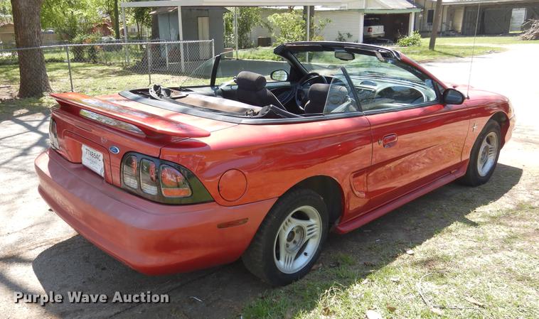 image for item DK9890 1995 Ford Mustang convertible