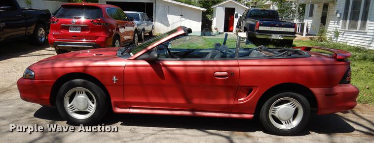 image for item DK9890 1995 Ford Mustang convertible