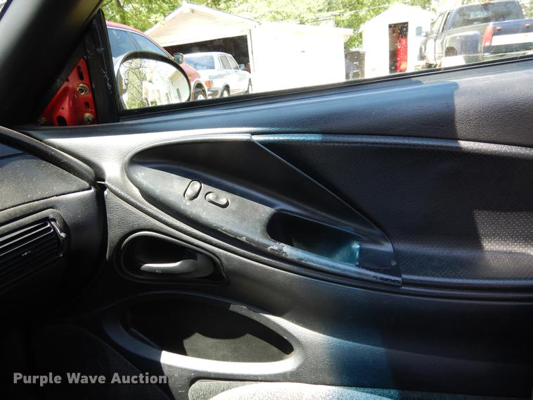 image for item DK9890 1995 Ford Mustang convertible