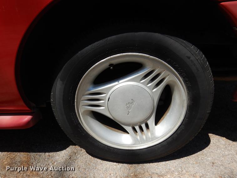 image for item DK9890 1995 Ford Mustang convertible