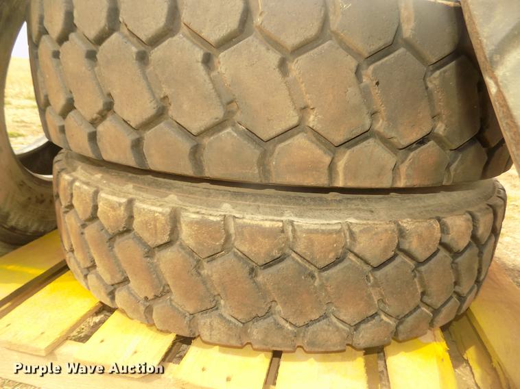 image for item DO9006 (4) Falken 11R22.5 tires