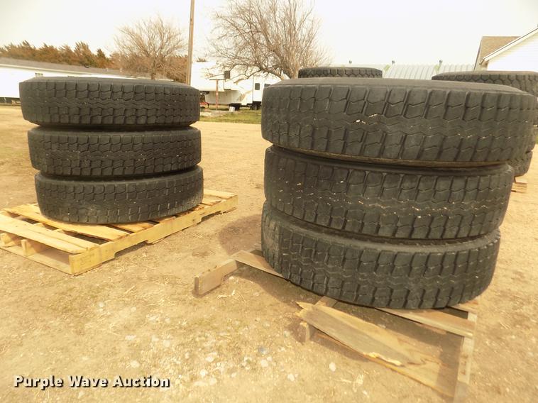 image for item DO9007 (6) Yokohama 285/75R24.5 tires