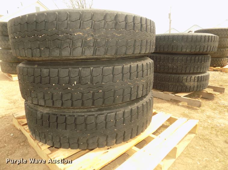 image for item DO9007 (6) Yokohama 285/75R24.5 tires
