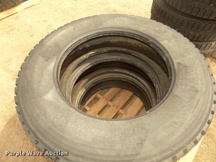 image for item DO9007 (6) Yokohama 285/75R24.5 tires