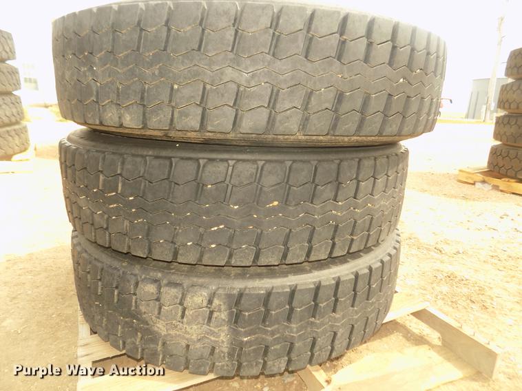 image for item DO9007 (6) Yokohama 285/75R24.5 tires