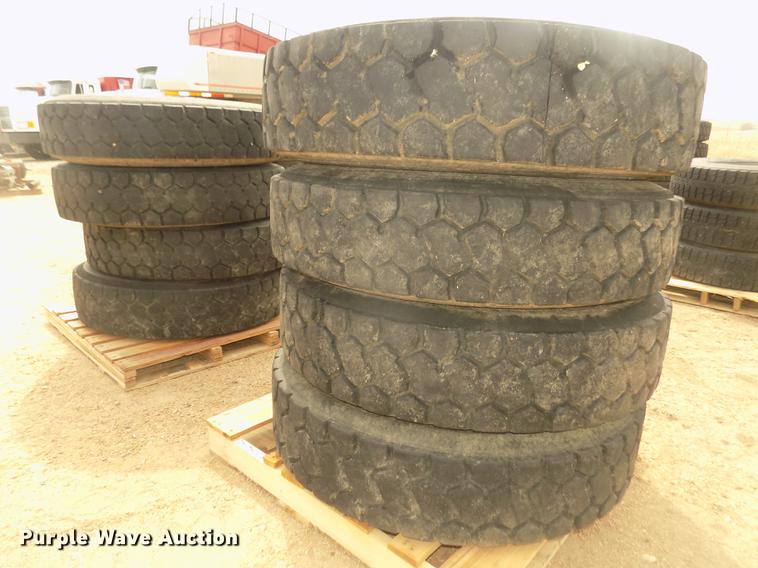 image for item DO9008 (12) 12R22.5 tires
