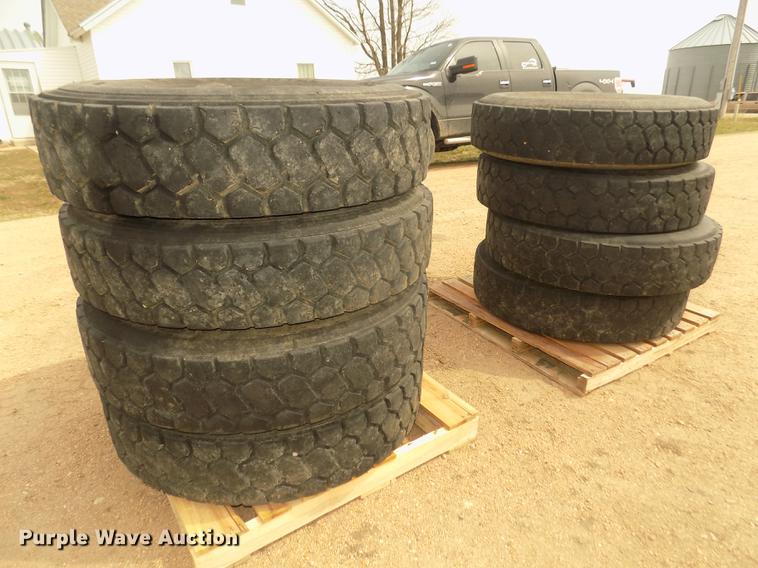 image for item DO9008 (12) 12R22.5 tires
