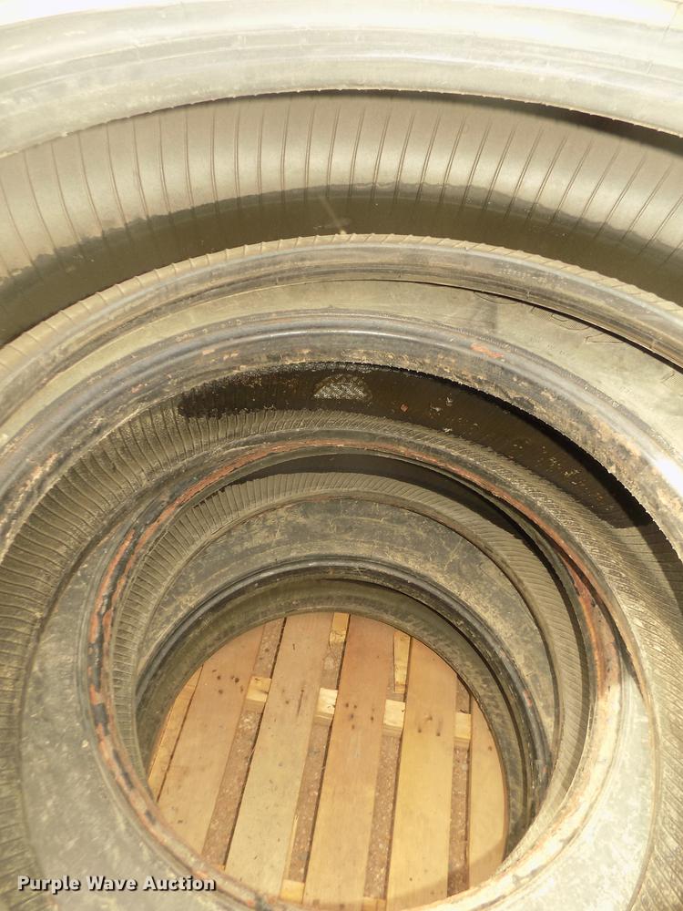 image for item DO9008 (12) 12R22.5 tires