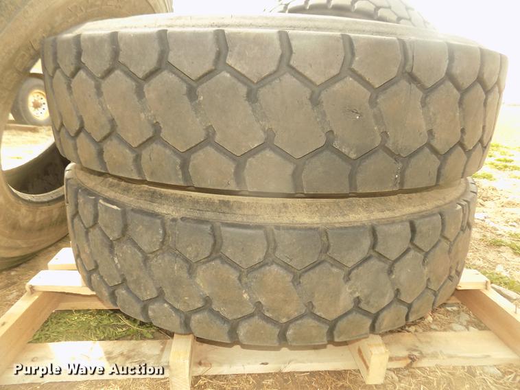 image for item DO9008 (12) 12R22.5 tires