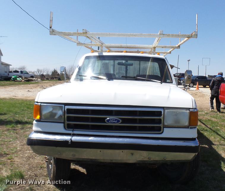 image for item DP9546 1991 Ford F450 Super Duty Lariat XLT utility truck