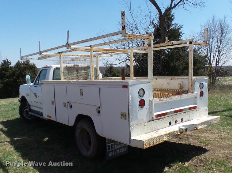 image for item DP9546 1991 Ford F450 Super Duty Lariat XLT utility truck