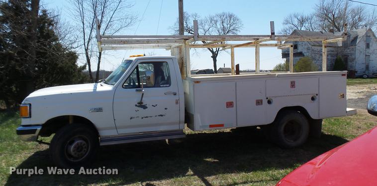image for item DP9546 1991 Ford F450 Super Duty Lariat XLT utility truck