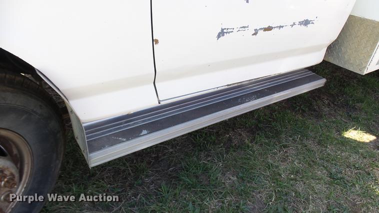 image for item DP9546 1991 Ford F450 Super Duty Lariat XLT utility truck