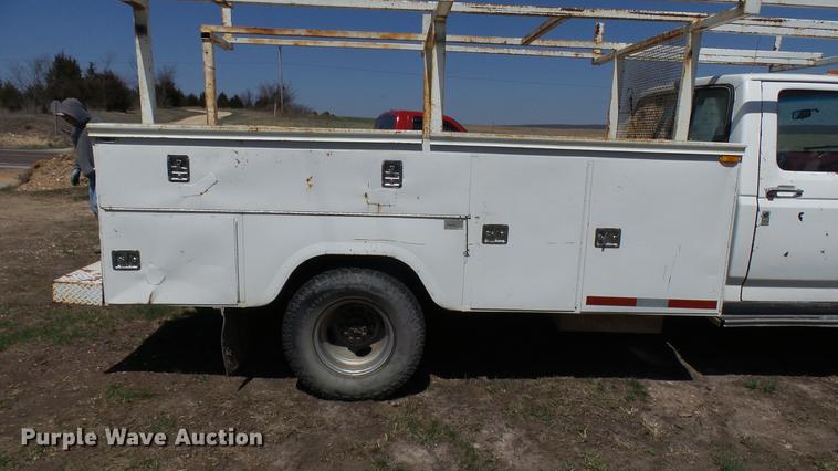 image for item DP9546 1991 Ford F450 Super Duty Lariat XLT utility truck