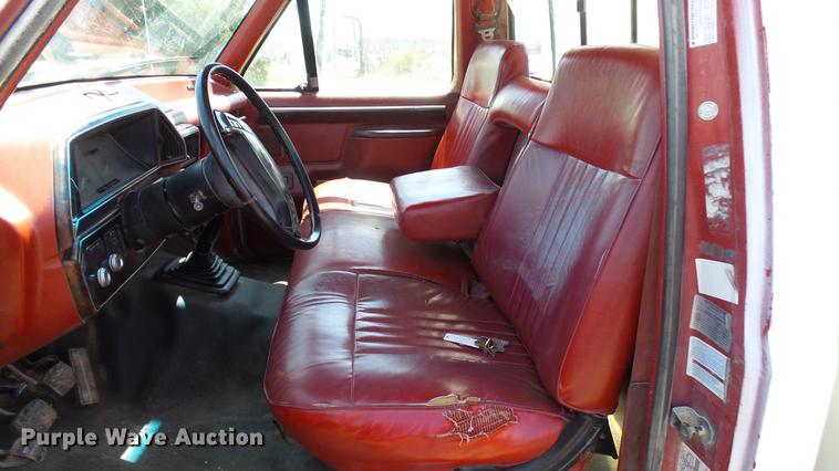 image for item DP9546 1991 Ford F450 Super Duty Lariat XLT utility truck