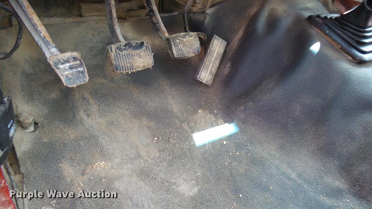 image for item DP9546 1991 Ford F450 Super Duty Lariat XLT utility truck