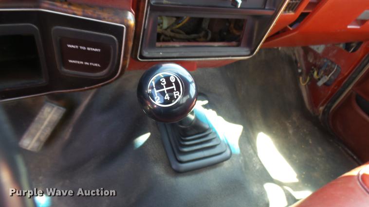 image for item DP9546 1991 Ford F450 Super Duty Lariat XLT utility truck