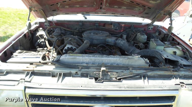 image for item DP9546 1991 Ford F450 Super Duty Lariat XLT utility truck